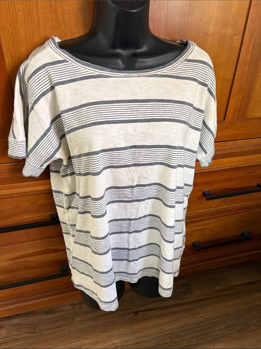 The North Face White & Navy Striped Short-Sleeve Tee 100% cotton